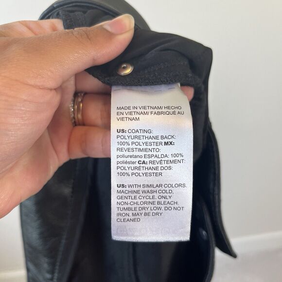 Chico's Faux Leather Slim Pant 5-Pocket Design Black Buttery Soft Women’s Size 4 - Picture 8 of 9